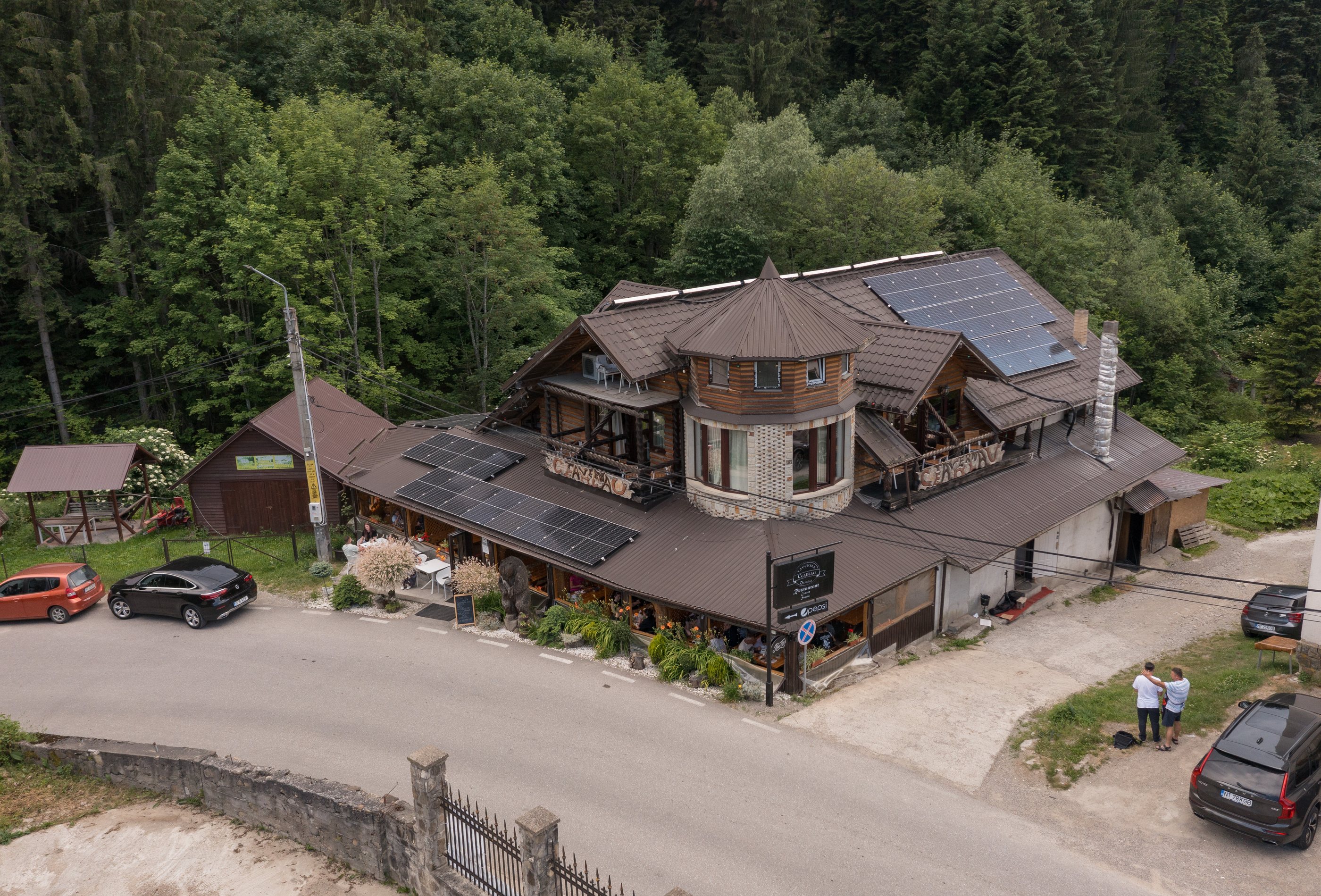 Taverna Ceahlău văzută din dronă